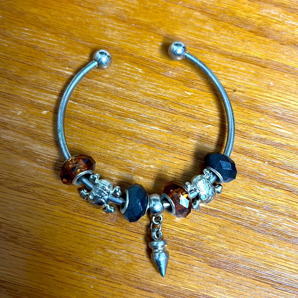 Skull bracelet